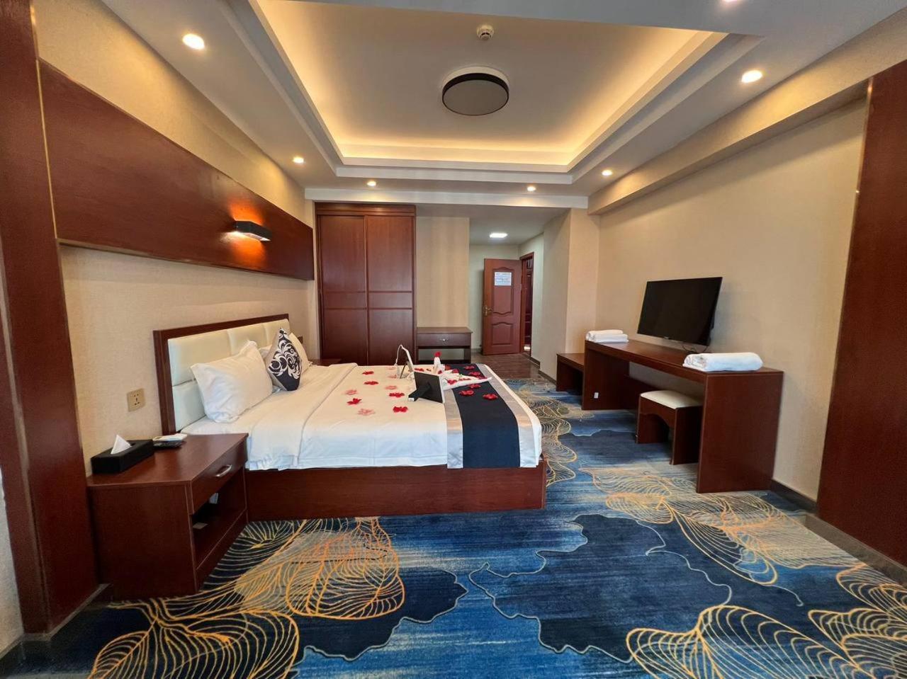 City Comfort Hotel Phnom Penh Airport Екстериор снимка