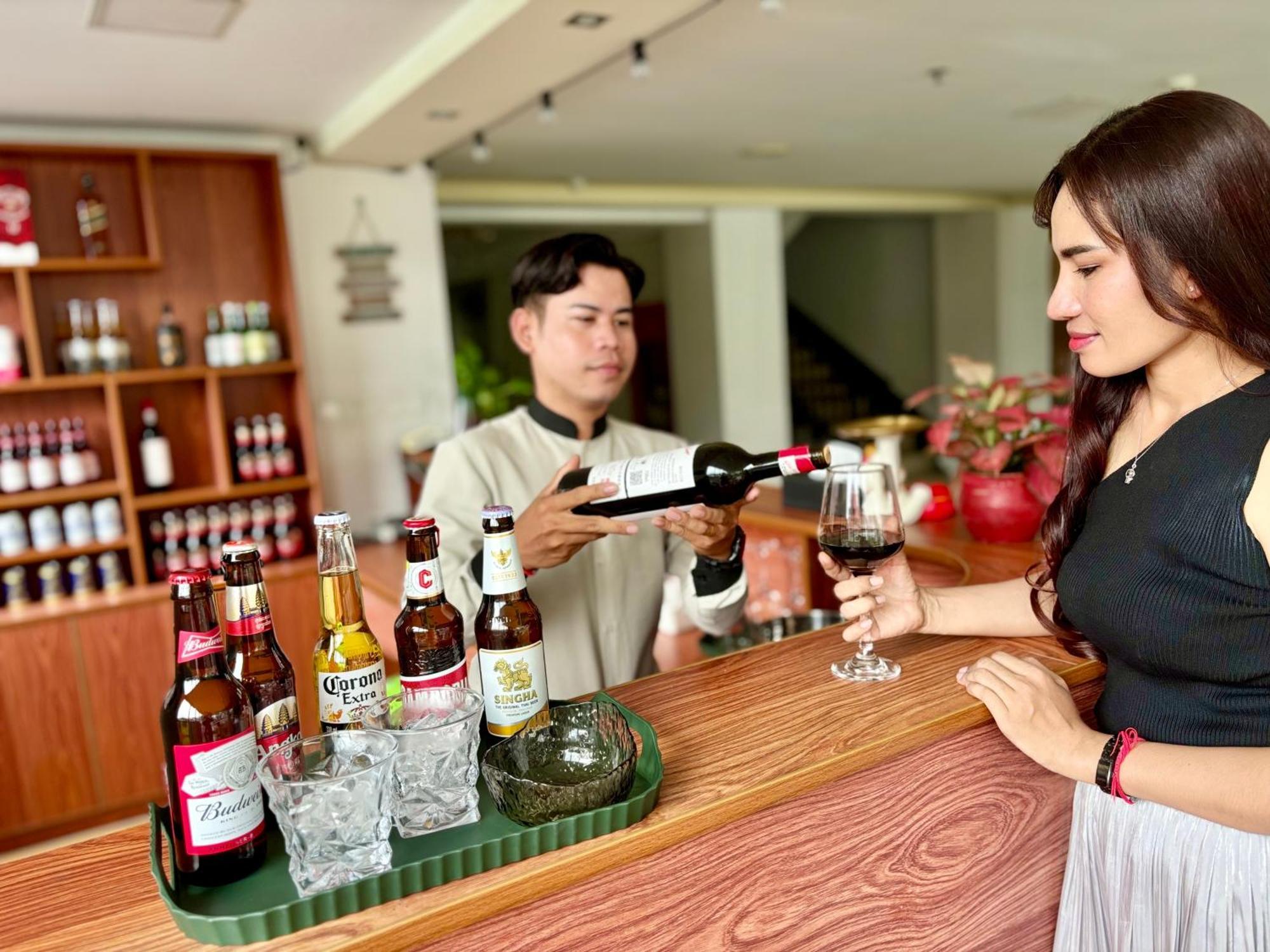 City Comfort Hotel Phnom Penh Airport Екстериор снимка