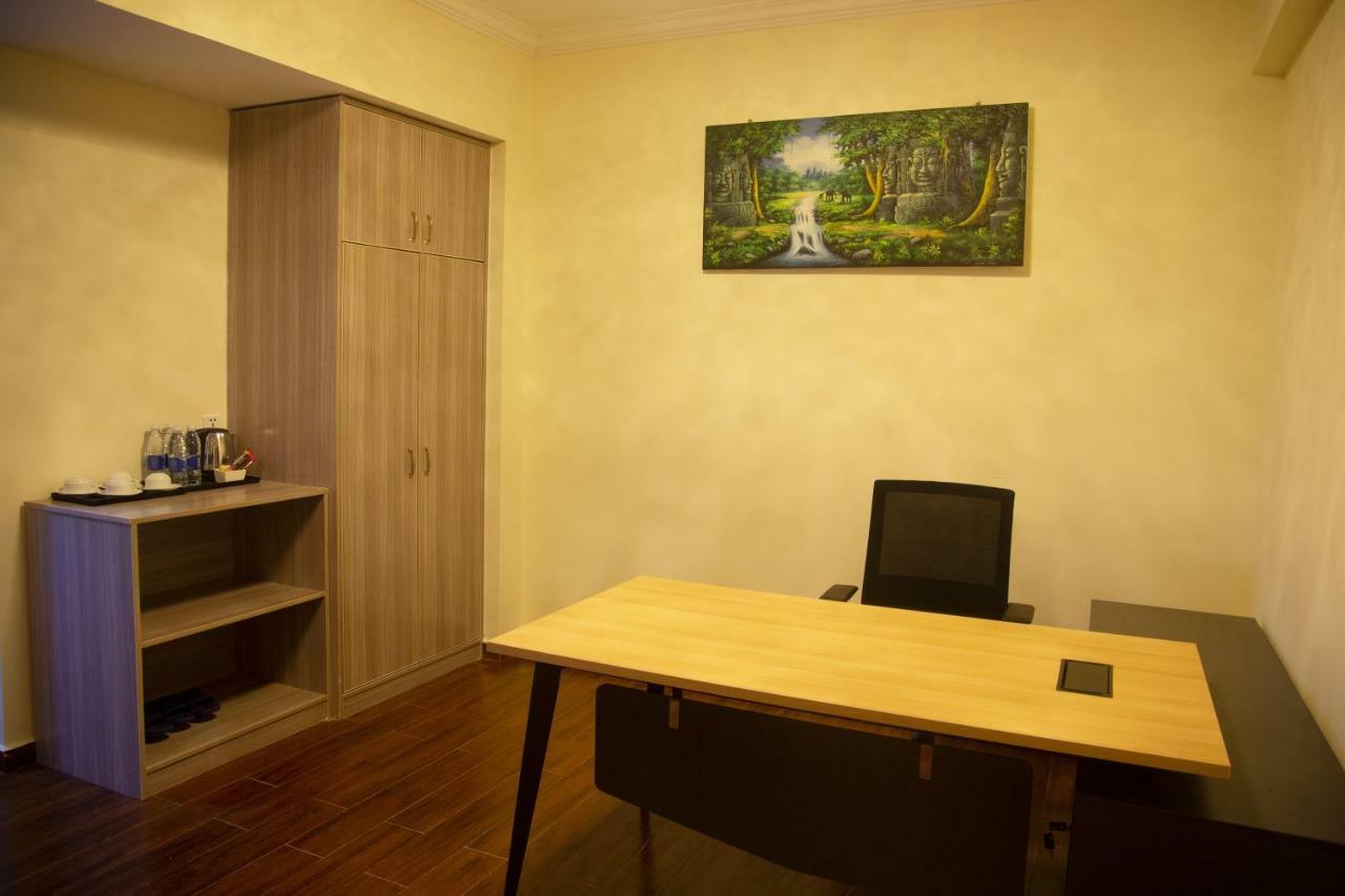 City Comfort Hotel Phnom Penh Airport Екстериор снимка
